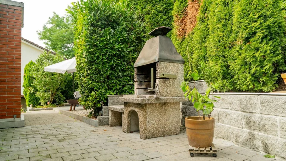 Freistehendes Einfamilienhaus mit Umschwung – Foto 26 von 30
