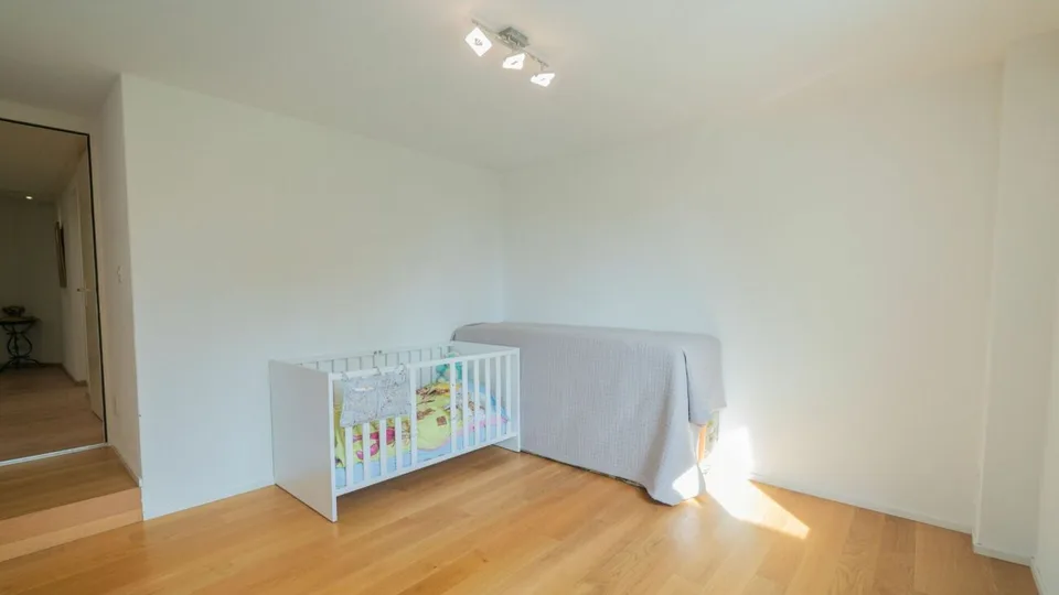 Freistehendes Einfamilienhaus mit Umschwung – Foto 19 von 30