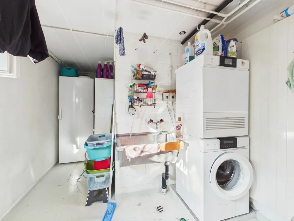 Freistehendes Einfamilienhaus mit Umschwung – Foto 28 von 30