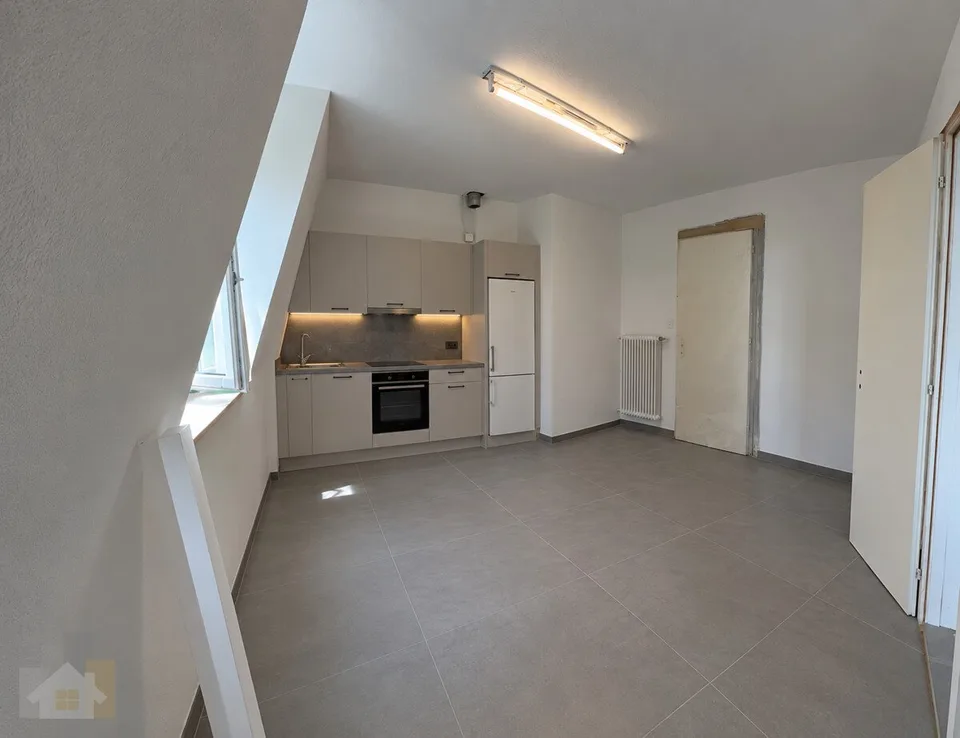 Frisch renovierte 4.5 Zimmer Wohnung nähe Bahnhof – Foto 2 von 10
