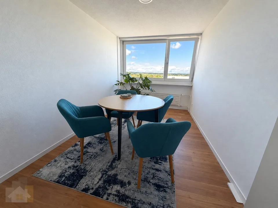 Schöne, helle 5,5 Zimmer Wohnung – Foto 8 von 13