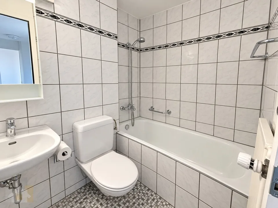Schöne, helle 5,5 Zimmer Wohnung – Foto 6 von 13