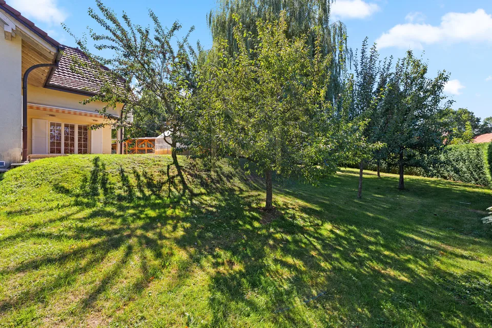 Schönes Anwesen mit 8 Zimmern und unabhängigem Studio in Mouret – Foto 3 von 13