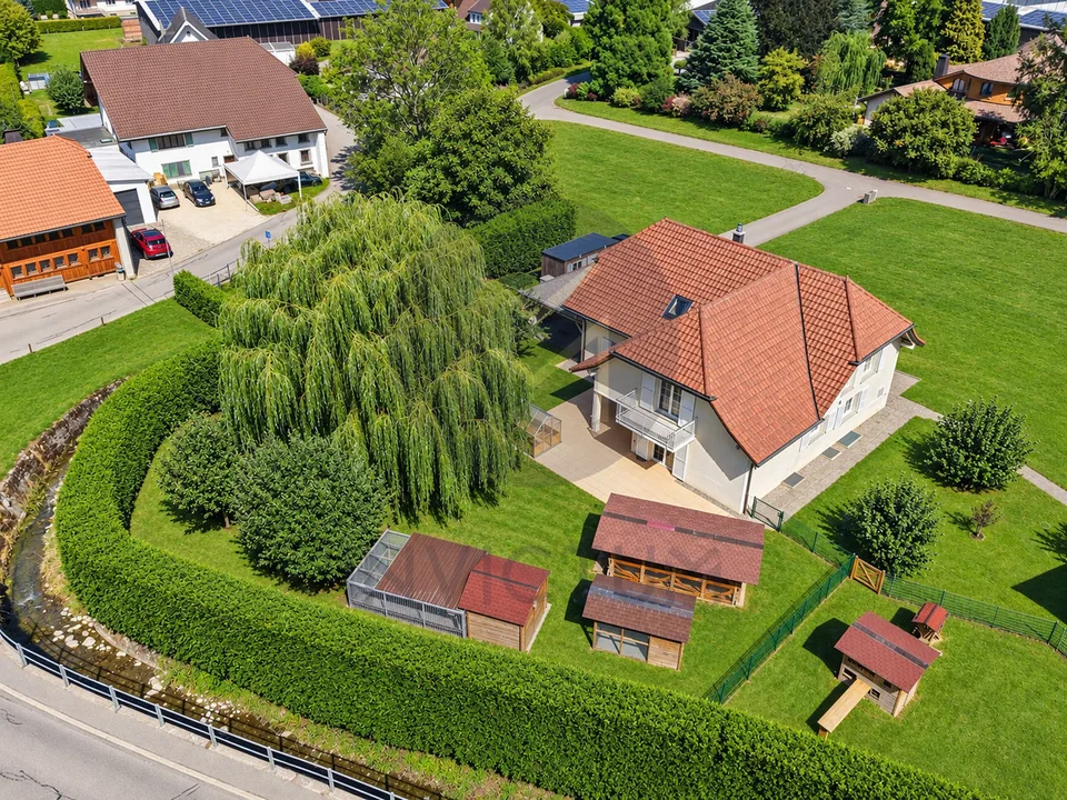 Schönes Anwesen mit 8 Zimmern und unabhängigem Studio in Mouret – Foto 2 von 13