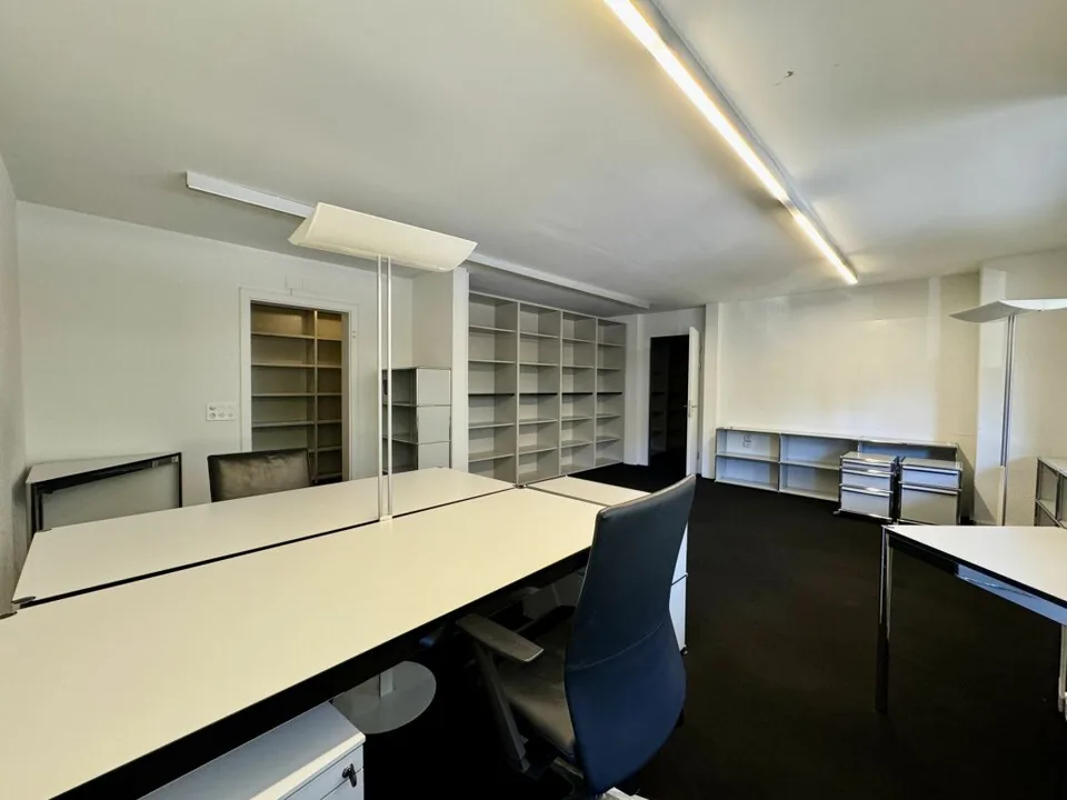 Locale commerciale arredato - affitto all-inclusive incluso spese accessorie e pulizia – foto 5 di 6