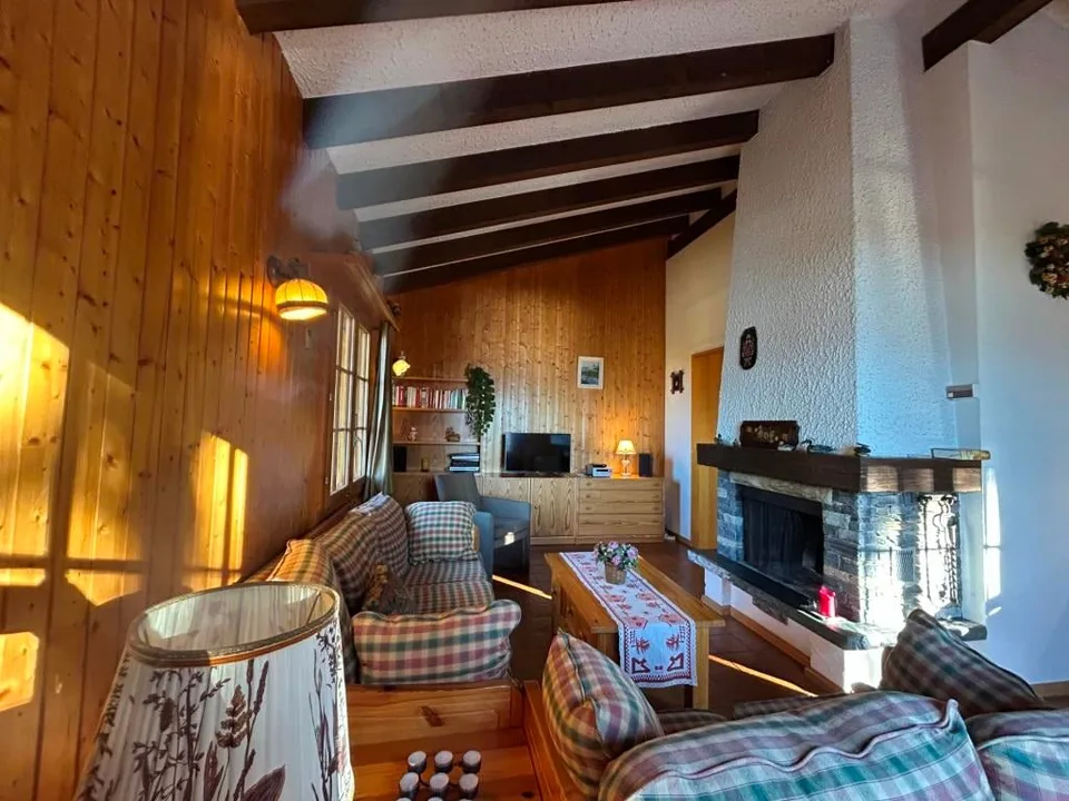 Chalet en madriers à Arbaz avec vue imprenable – photo 2 sur 13