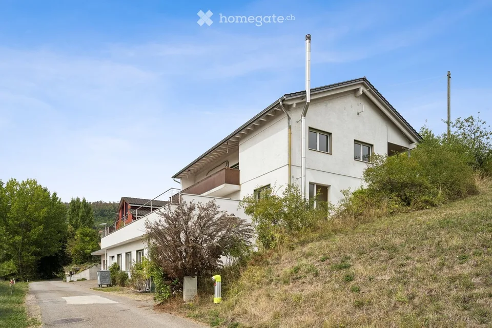 Emplacement panoramique avec grand potentiel, deux appartements et grande terrasse – photo 3 sur 9