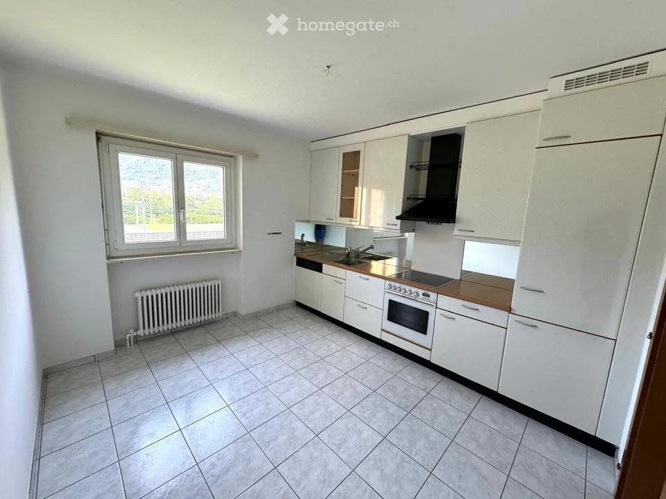 Wohnung mit 3.5 Zimmern im 3. Stock in Quartino – Foto 2 von 5