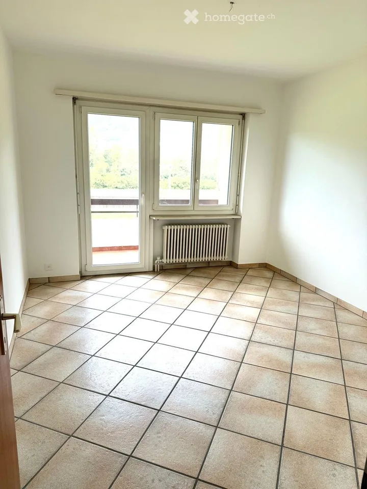 Wohnung mit 3.5 Zimmern im 3. Stock in Quartino – Foto 4 von 5