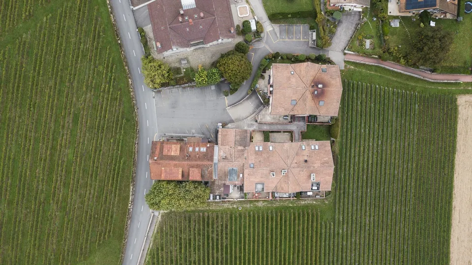 Ampia camera arredata 35 m² con vista sul lago, 4 km da Nyon, contratto di 6 mesi – foto 9 di 9