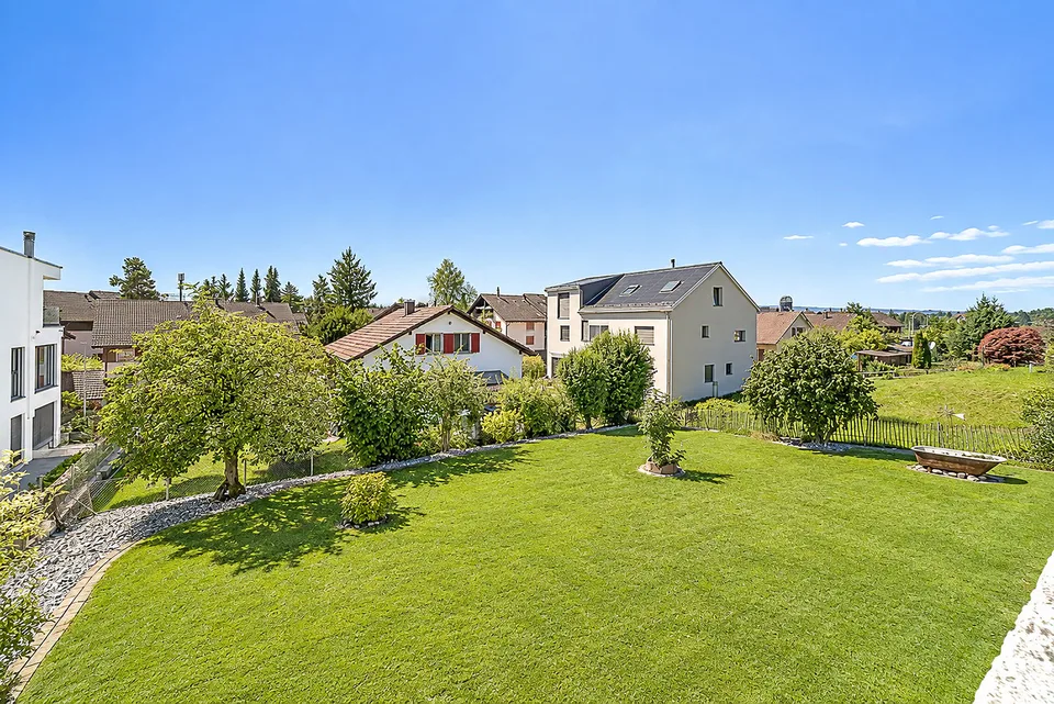 Familienhaus mit Sonnenterrasse und Garten – Foto 11 von 19