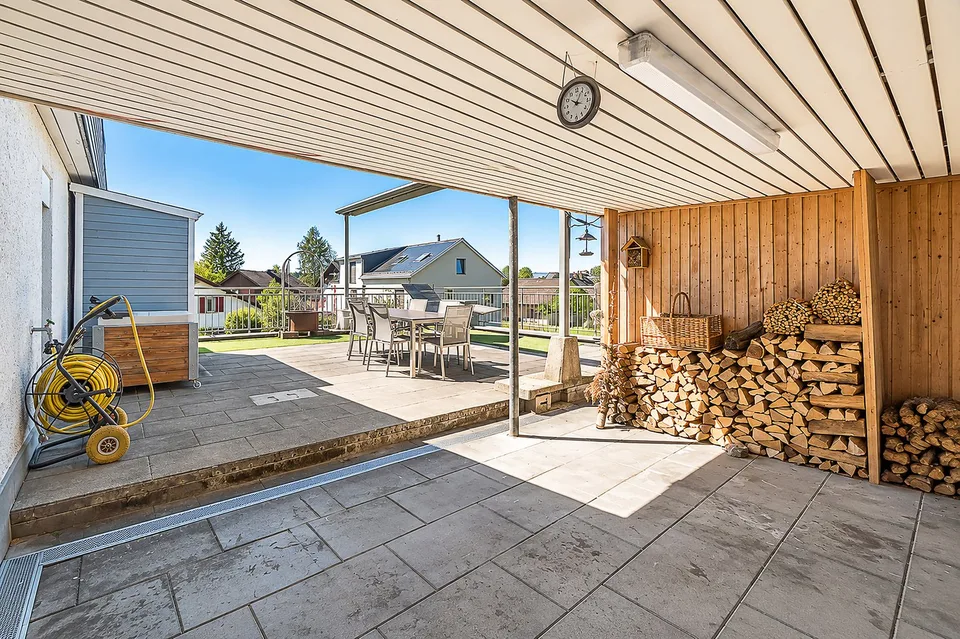 Familienhaus mit Sonnenterrasse und Garten – Foto 9 von 19