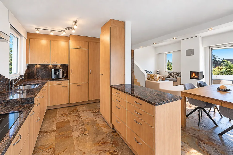 Familienhaus mit Sonnenterrasse und Garten – Foto 5 von 19