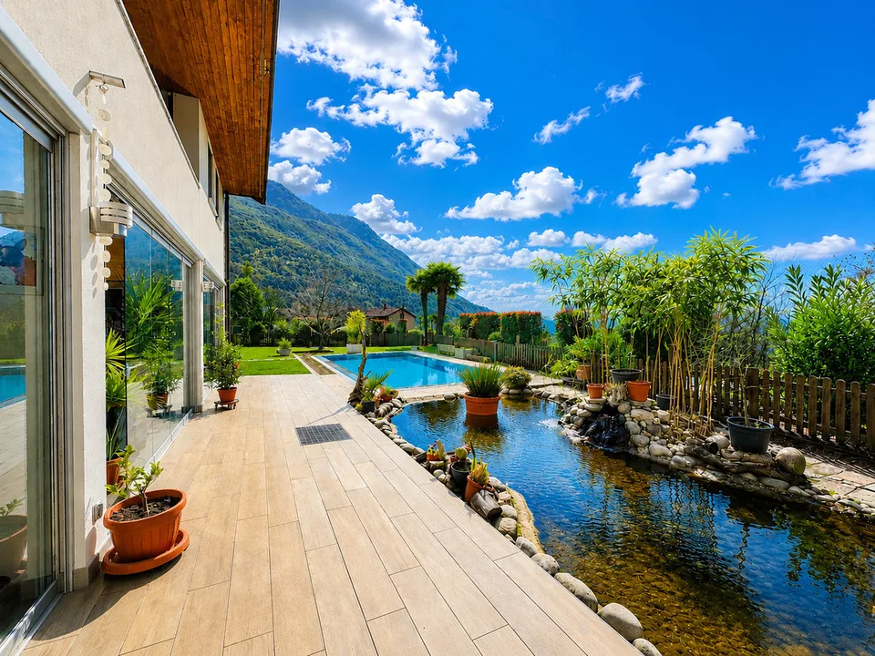 Spaziosa villa con piscina, grande giardino e appartamento monolocale – Foto 9 von 13