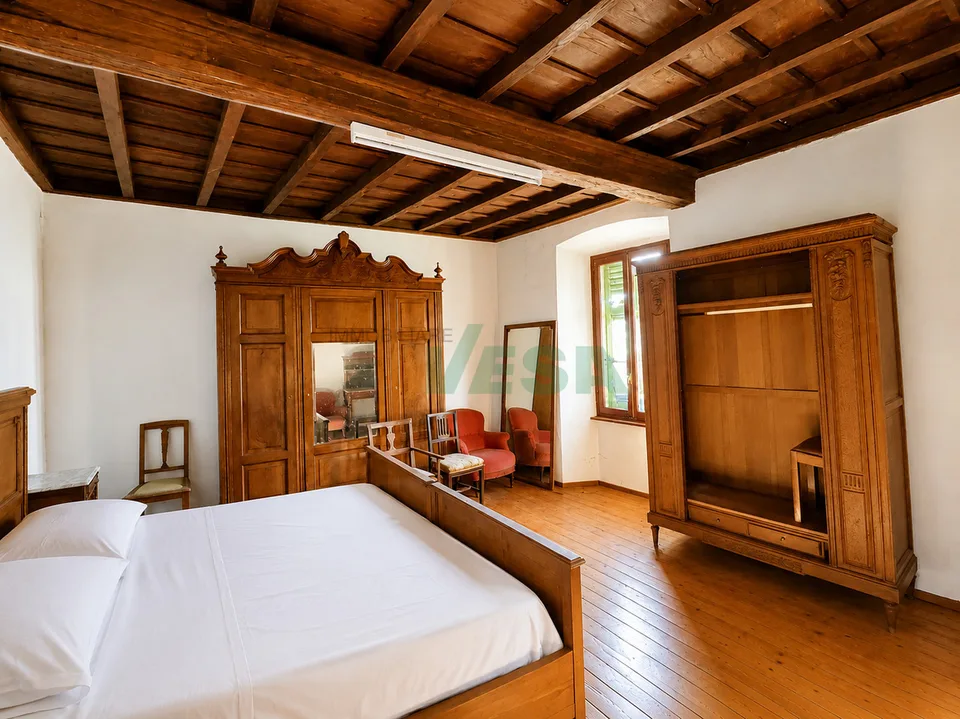 Splendida proprietà con antico palazzo, casetta rustica e bel giardino – Foto 6 von 13