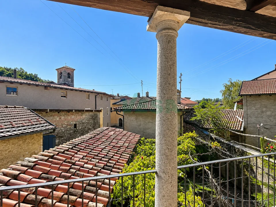 Affascinante ampia casa di nucleo con un grande e splendido giardino – photo 9 sur 13