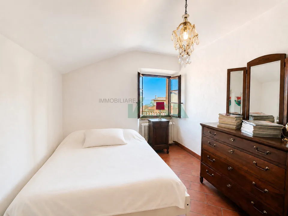 Affascinante ampia casa di nucleo con un grande e splendido giardino – photo 13 sur 13