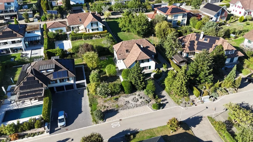 8.5 Zimmer Einfamilienhaus – Foto 2 von 5