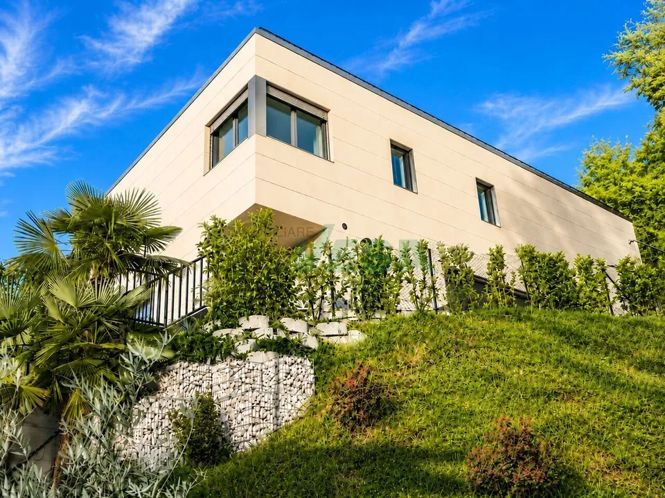 Moderna villa nuova con spettacolare vista panoramica e piscina – Foto 5 von 13