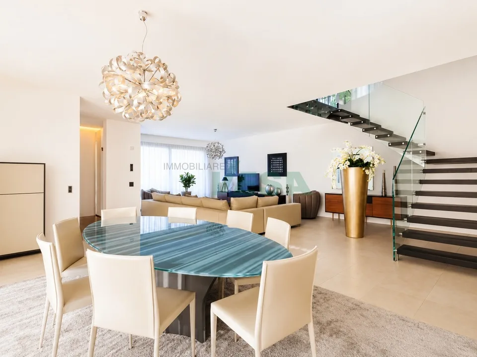 Moderna villa nuova con spettacolare vista panoramica e piscina – Foto 2 von 13