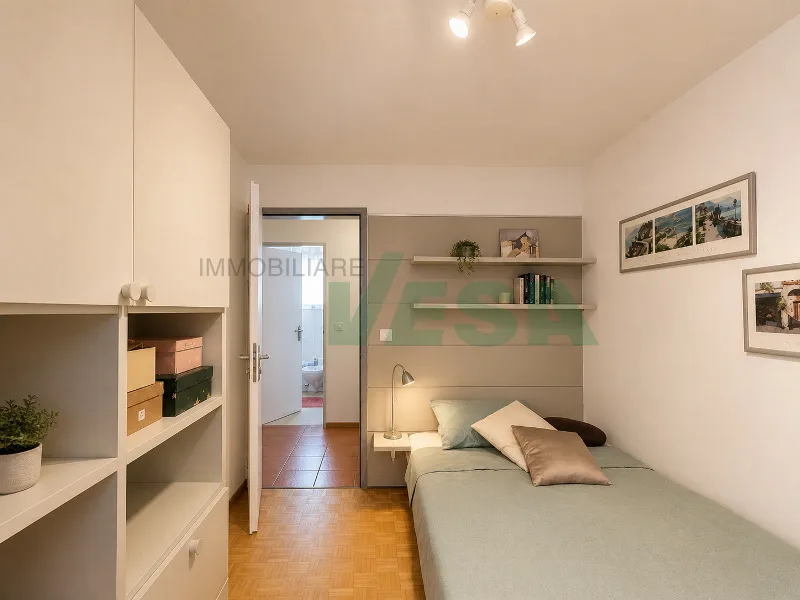Accogliente appartamento 4,5 locali con delizioso giardino privato – Foto 8 von 13