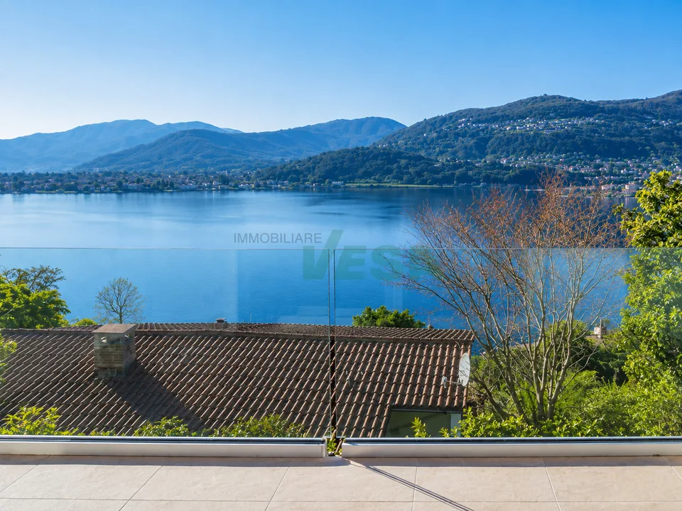 Elegante appartamento monolocale con magnifica vista lago – Foto 9 von 11