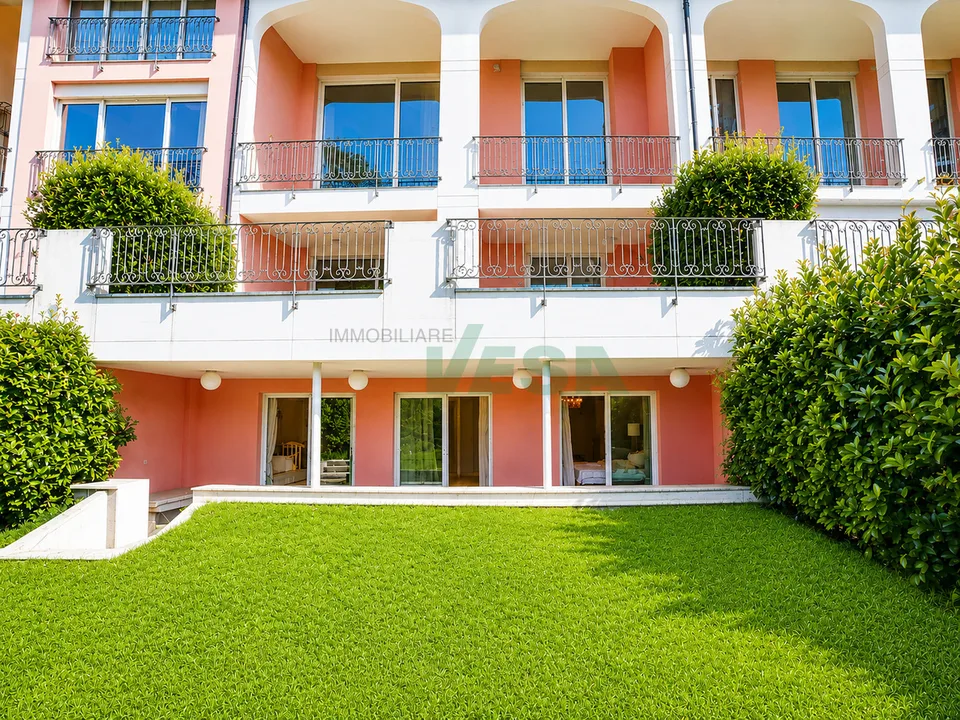 Elegante appartamento duplex di 4,5 locali con magnifica vista – Foto 8 von 11
