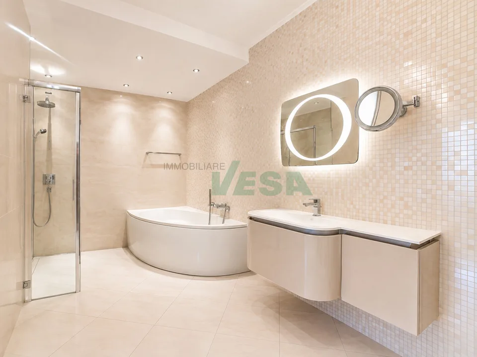 Elegante appartamento duplex di 4,5 locali con magnifica vista – Foto 10 von 11