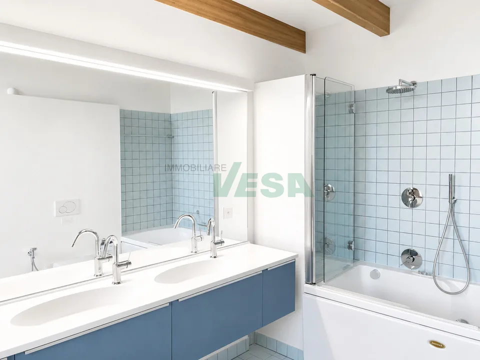 Confortevole e spaziosa villa moderna in posizione idilliaca – Foto 10 von 13