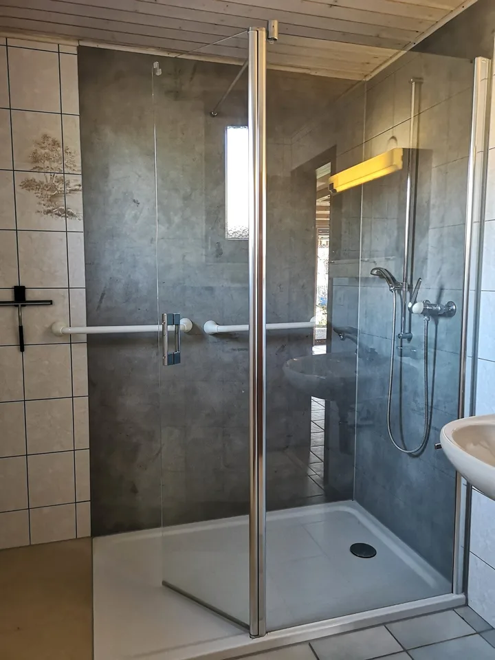 Baisse de prix : maison 5.5pces, env. 120m2, terrain 802m2, avec garage, places de parc, terrasse – Foto 19 von 30