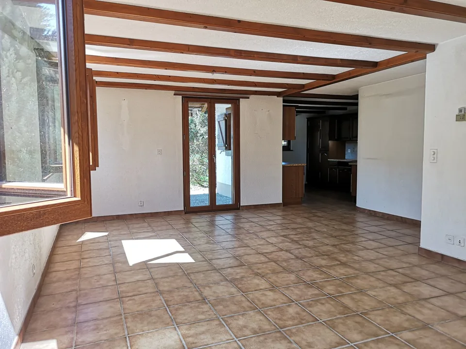 Baisse de prix : maison 5.5pces, env. 120m2, terrain 802m2, avec garage, places de parc, terrasse – Foto 23 von 30