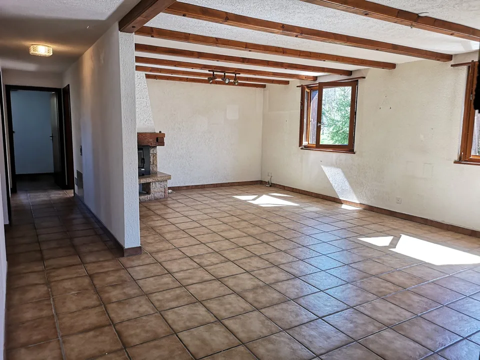 Baisse de prix : maison 5.5pces, env. 120m2, terrain 802m2, avec garage, places de parc, terrasse – Foto 16 von 30