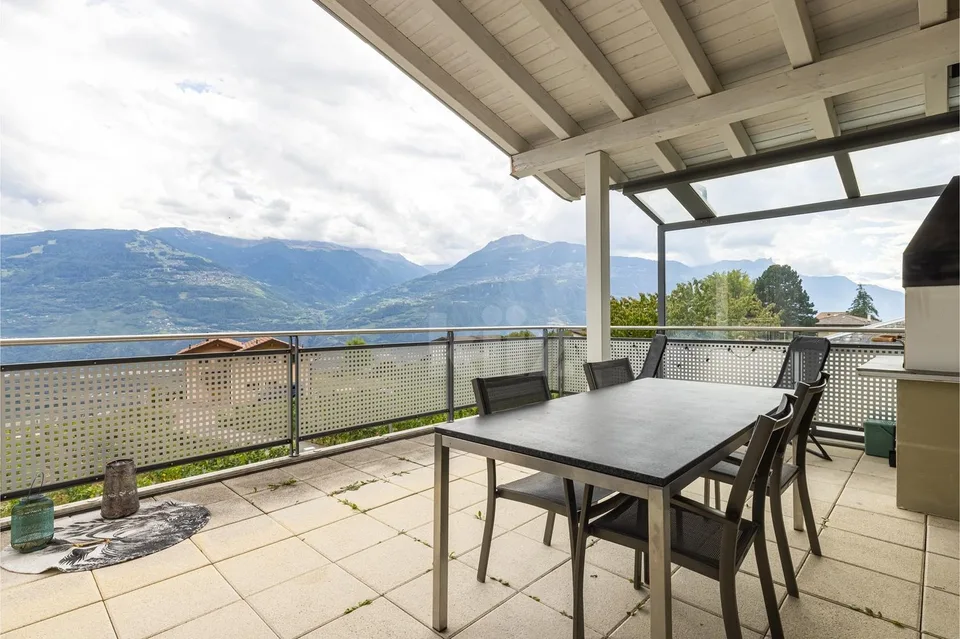 Bello appartamento con ampio balcone e vista sulla pianura – foto 6 di 13