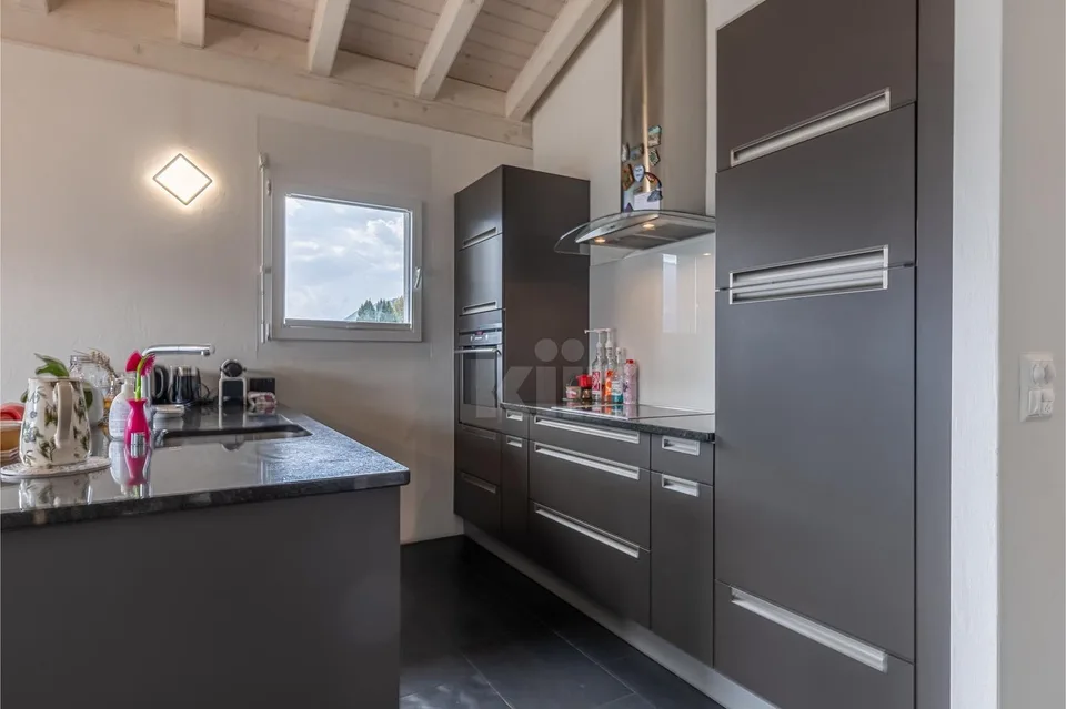 Bello appartamento con ampio balcone e vista sulla pianura – foto 4 di 13