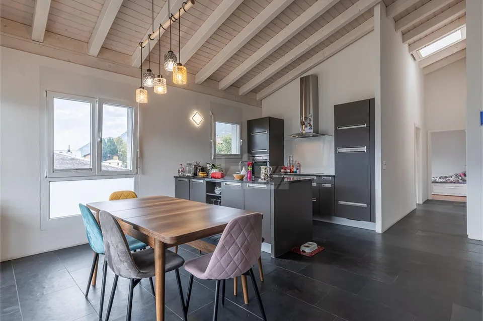 Bello appartamento con ampio balcone e vista sulla pianura – foto 5 di 13