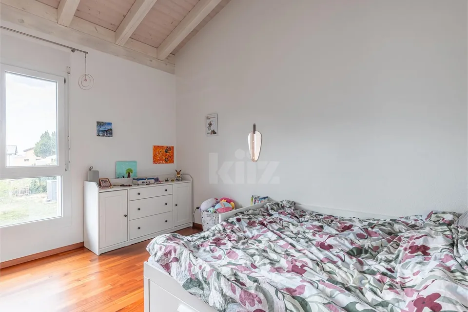 Bello appartamento con ampio balcone e vista sulla pianura – foto 9 di 13