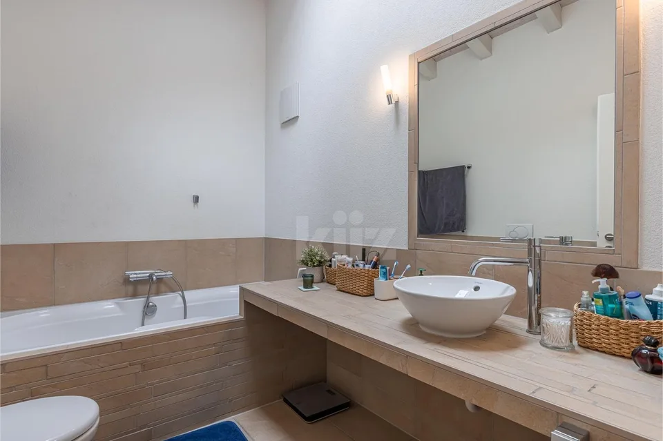 Bello appartamento con ampio balcone e vista sulla pianura – foto 8 di 13