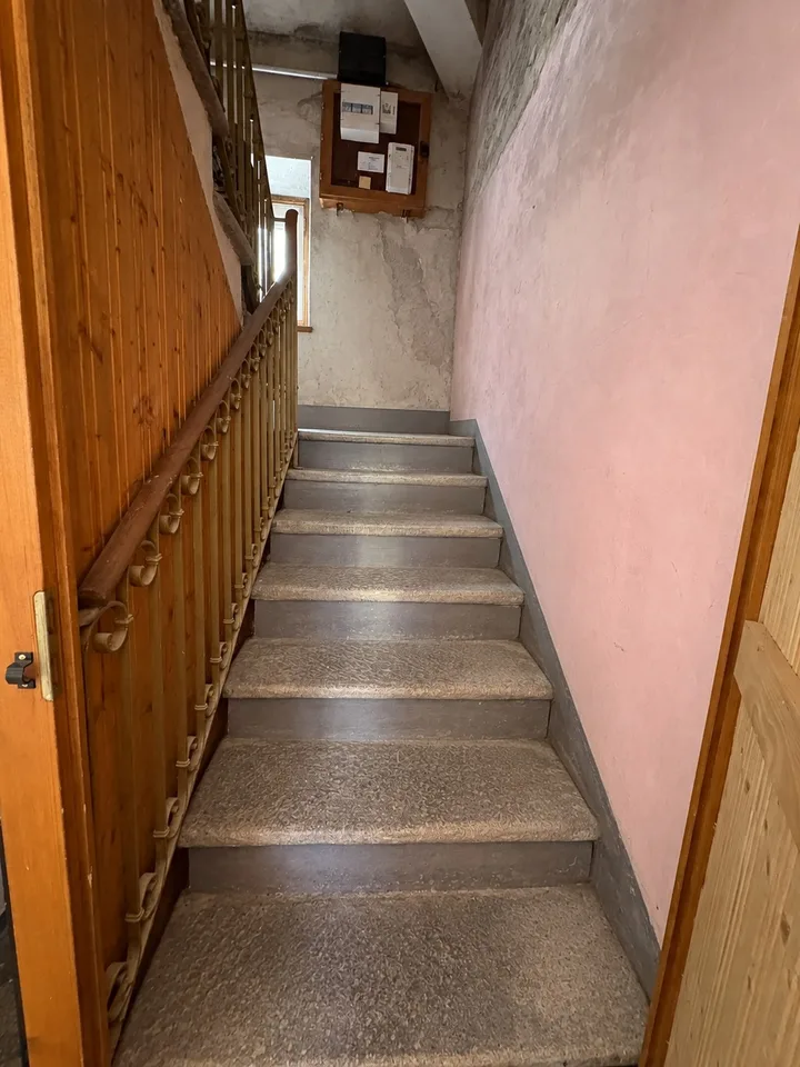 Doppelhaushälfte mit 5.5 + 2 Zimmern in San Vittore – Historischer Charme und Moderner Komfort – Foto 19 von 29