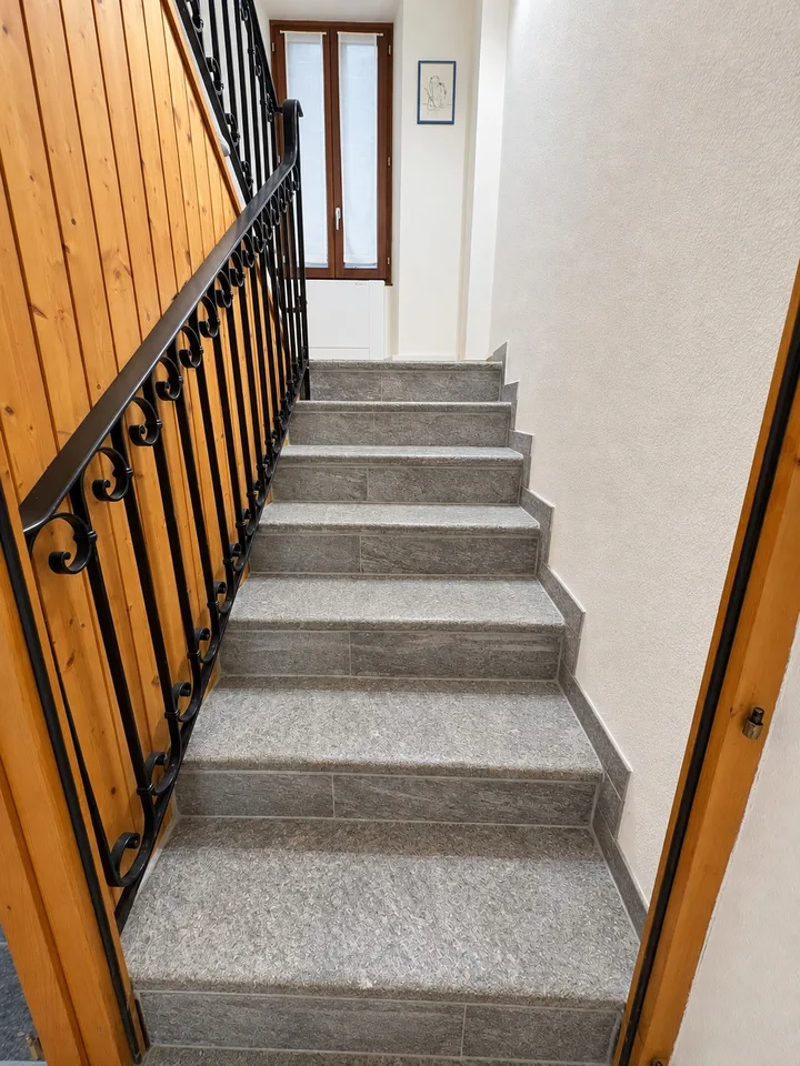Doppelhaushälfte mit 5.5 + 2 Zimmern in San Vittore – Historischer Charme und Moderner Komfort – Foto 3 von 29