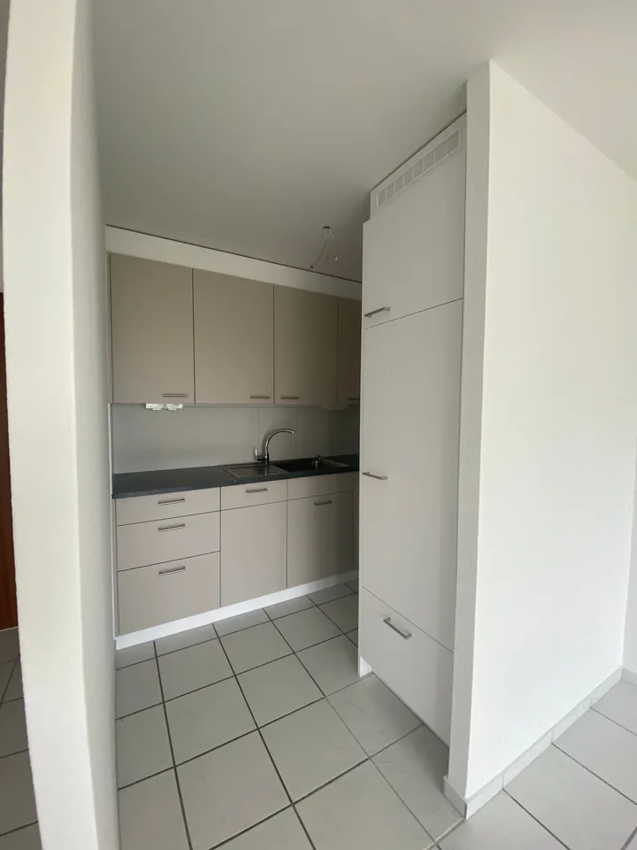 Cozy 2-room apartment with balcony in Olten – photo 3 of 8