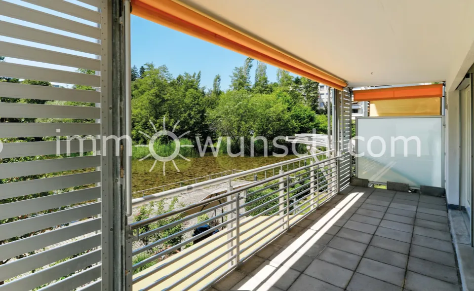 Appartamento luminoso e spazioso 3 ½ locali con balcone coperto e vista sul laghetto – foto 2 di 14
