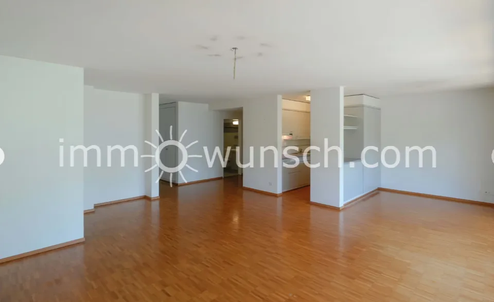 Appartamento luminoso e spazioso 3 ½ locali con balcone coperto e vista sul laghetto – foto 6 di 14