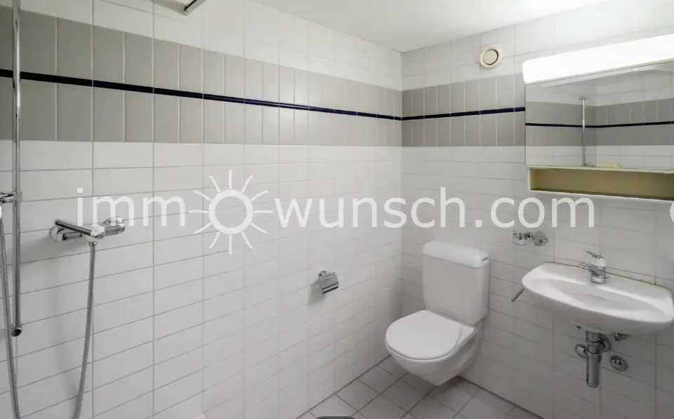 Appartamento luminoso e spazioso 3 ½ locali con balcone coperto e vista sul laghetto – foto 9 di 14
