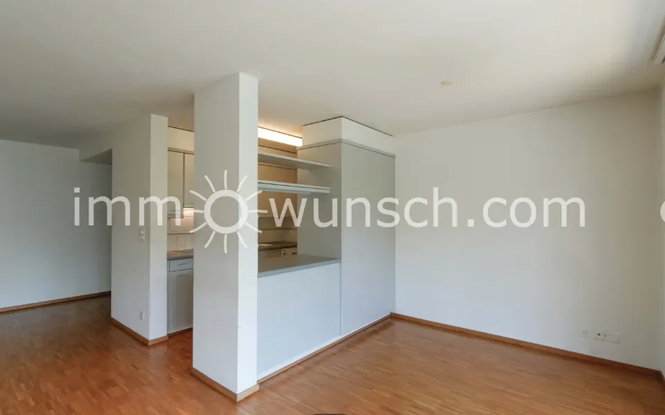 Appartamento luminoso e spazioso 3 ½ locali con balcone coperto e vista sul laghetto – foto 7 di 14
