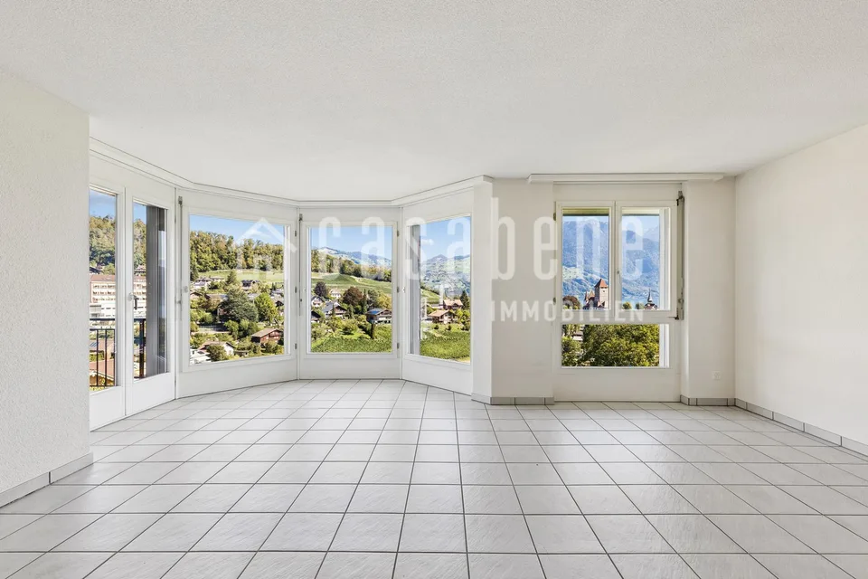 Vista mozzafiato e priva di ostacoli sulla baia di Spiez, le montagne e il lago! – foto 5 di 9