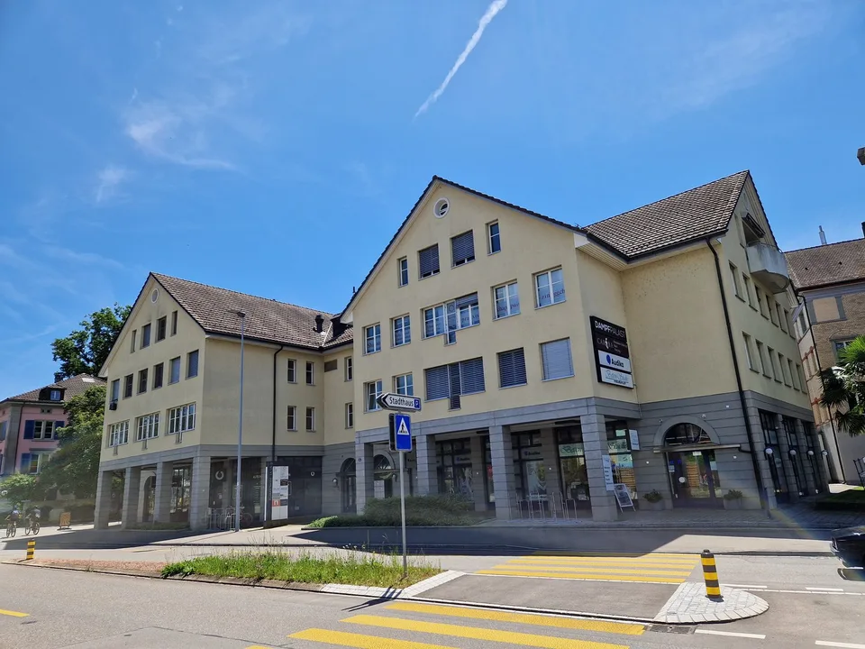 Espace commercial rénové dans un emplacement idéal à Uster ZH – photo 5 sur 9