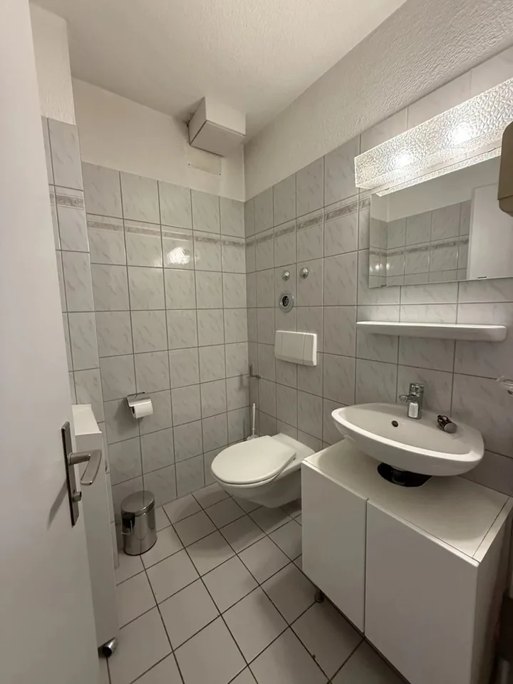 Espace commercial rénové dans un emplacement idéal à Uster ZH – photo 7 sur 9