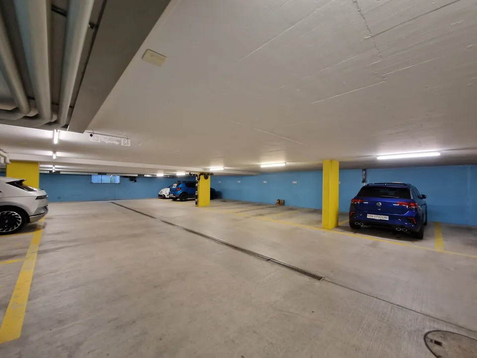 Espace commercial rénové dans un emplacement idéal à Uster ZH – photo 9 sur 9