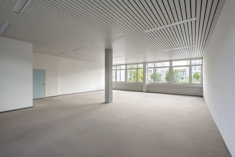 Helles Büro mit Weitblick im Erdgeschoss – Burgdorf – Foto 2 von 2