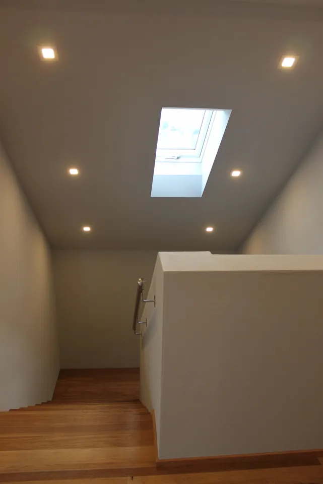 Appartamento in mansarda di 4,5 locali con loggia, 153 m2 di superficie abitabile netta e loggia – foto 6 di 12